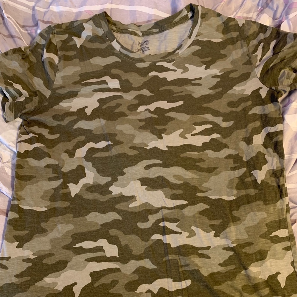 PINK Victoria’s Secret Camo tee size medium